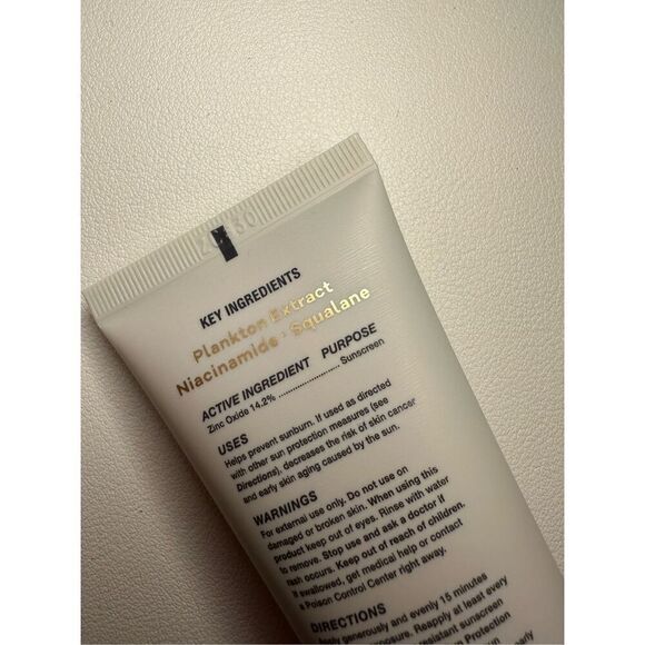 LIGHTSAVER Tinted - Activated Mineral Face Sunscreen Broad Spectrum - SPF 33 50m - Picture 3 of 8